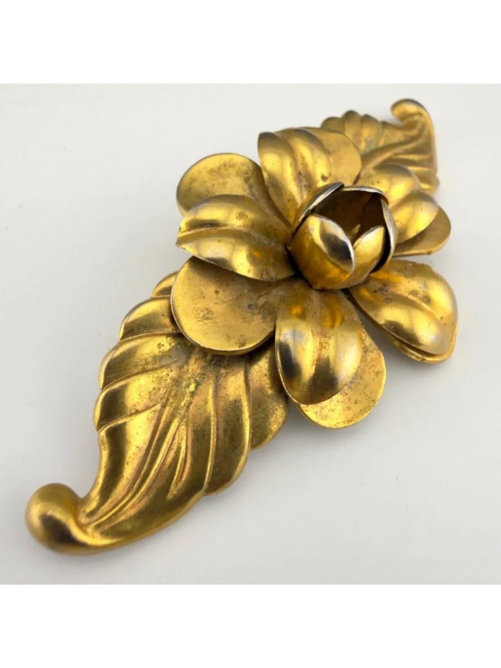 Vintage Art Deco Floral Brooch Gold Tone Leaf Design 3